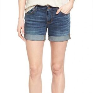Caslon Medium Boyfriend Cuffed Denim Shorts Size 26
